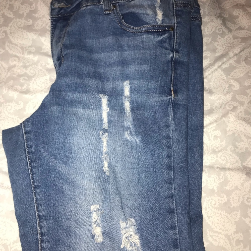 Size 14 • Wax Jeans • Los Angeles | Distressed